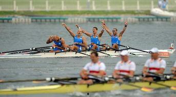 赛艇男孩,青春激荡的竞技风采